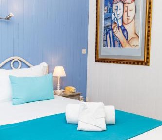 Triple Room (2 Adults + 1 Child)