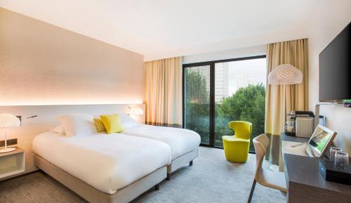 Deluxe Queen Room