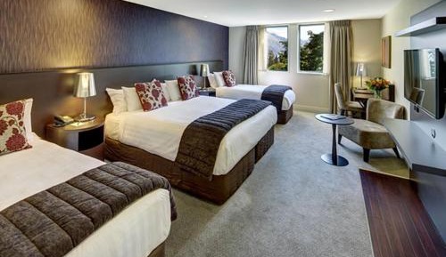 Deluxe Family Room