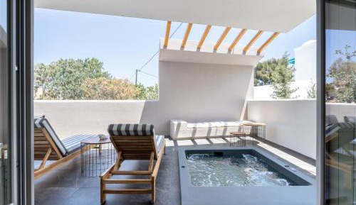 Gem Suite with Outdoor Hot Tub