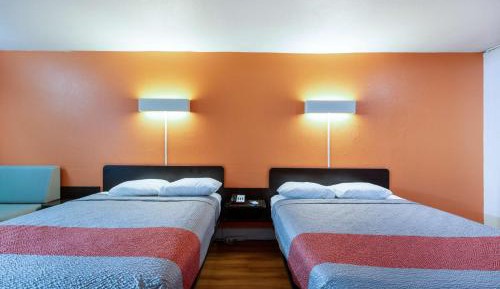 Deluxe Queen Room with Two Queen Beds - Non-Smoking