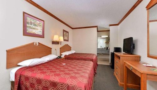 Queen Room with Two Queen Beds - Non-Smoking