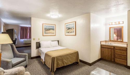 Family Room - Non Smoking/Interior Hall