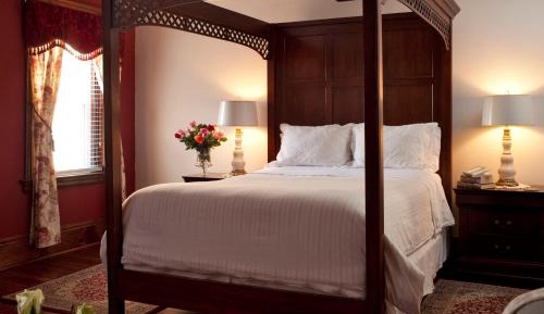 Queen Room 403