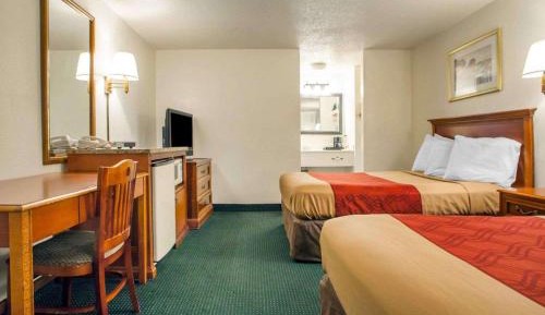 Senior Room with Two Double Beds - Non - Smoking 