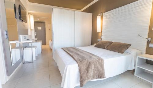 Quintuple Room (2 adults + 3 children)