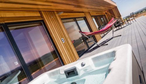 Deluxe King Suite