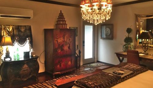 Deluxe King Suite