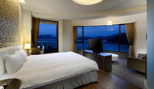 King Room with Lake View