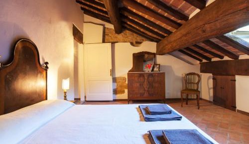 Deluxe Room (2 Adults + 1 Child)