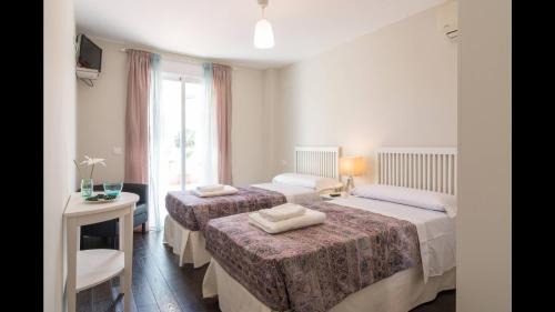 Twin Room with Private Bathroom