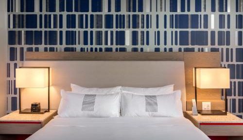 One-Bedroom King Suite