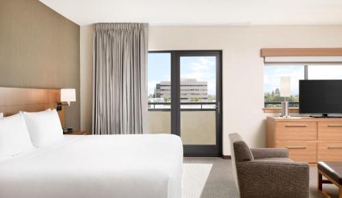 Specialty King Room with Sofa Bed