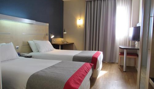 Standard Twin Room - Free Breakfast