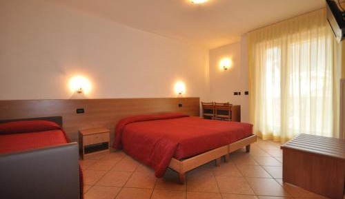 One-Bedroom Apartment (6 Adults)