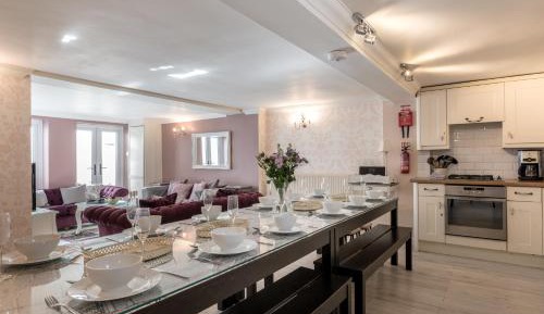 Four bedroom holiday home 