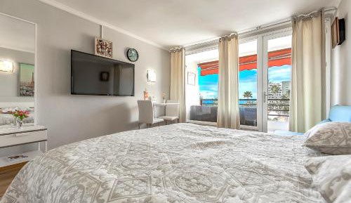 Studio Apartment with Sea View