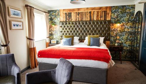 Feature Rooms