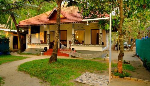 Deluxe Double Room (2 Adults + 1 Child)