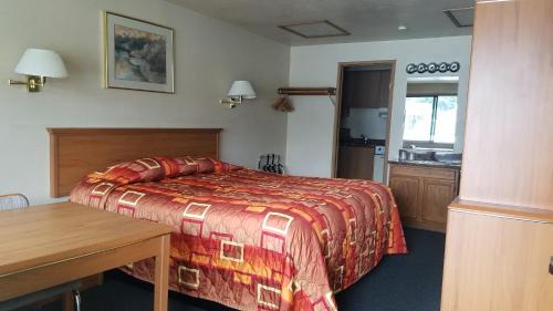 King Room with Kitchenette