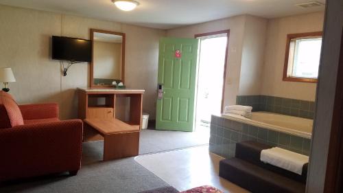 Two Queen Room with Jacuzzi