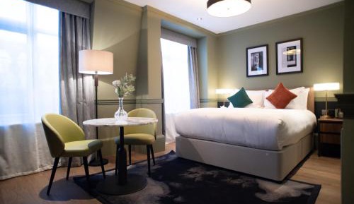 Deluxe King Room