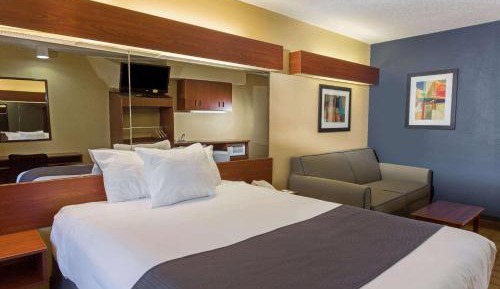 Queen Room - Disability Access/Non-Smoking
