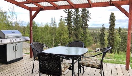 Apartment with Mountain View