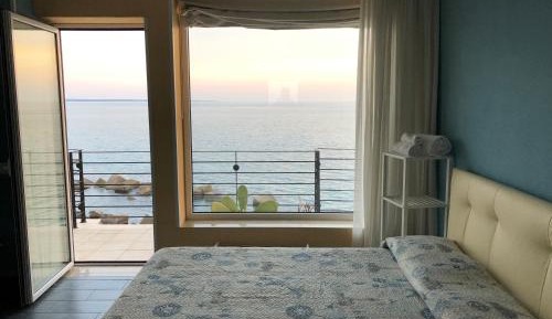 Deluxe Double Room with Balcony and Sea View