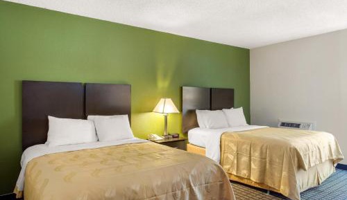 Quadruple Room with King Bed and Queen Bed - Non Smoking