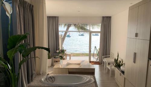 Studio with Sea View