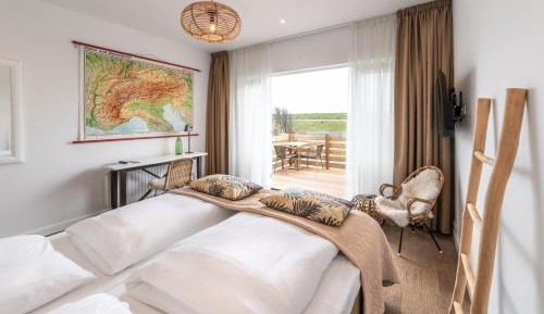 Premium Garden Room 