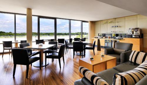 Queen Room - Club Access