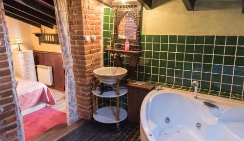 Deluxe Double Room with Bath