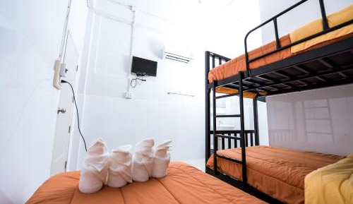 Economy Triple Room