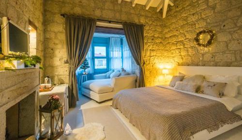 Deluxe Room with Pool View
