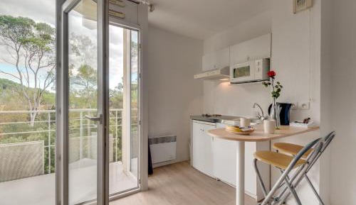 Studio (2 Adults)