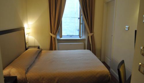 Double Room (1 Adult)