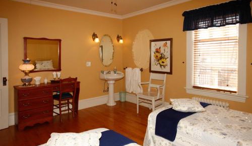 Twin Room with Shared Bathroom
