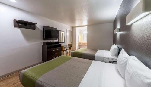 Deluxe Quadruple Room - Non-Smoking