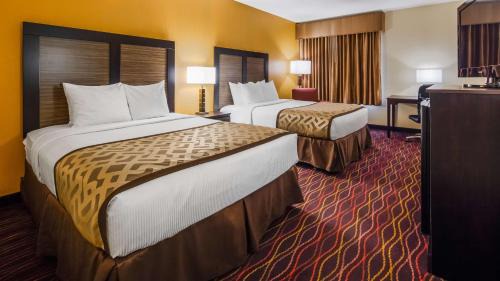 Queen Room with Two Queen Beds - Non Smoking