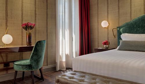 Junior Suite with Canal View