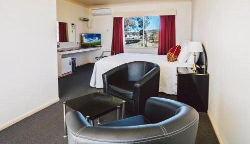 Deluxe Queen Room