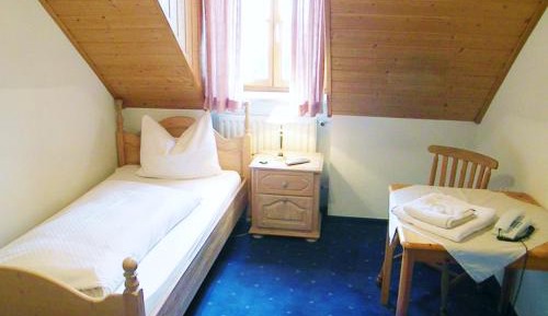 Economy Single Room with Shared Bathroom