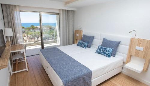 Superior One-Bedroom Apartment with Sea View - Prestige
