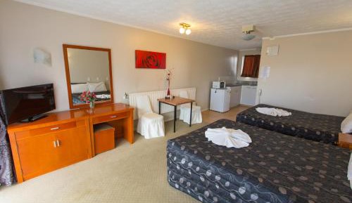Queen Studio with Spa Bath