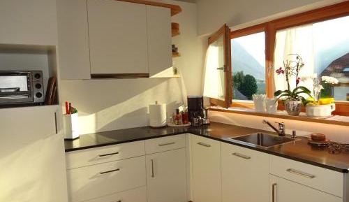 Apartment with Mountain View