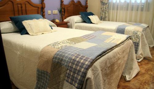 Twin Room with Private Bathroom