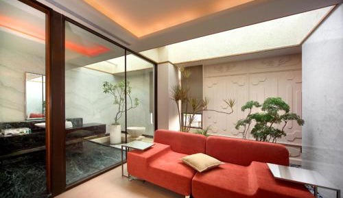 Deluxe Suite with Spa Bath