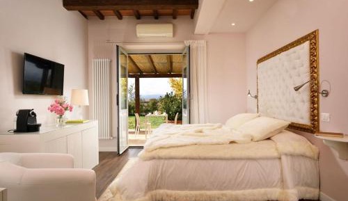 Luxury Suite with Spa Bath